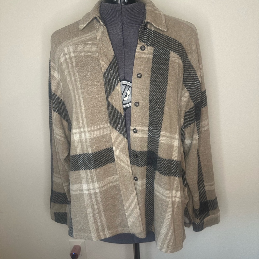 Neutral Plaid Lightweight Flannel Button Up Size S